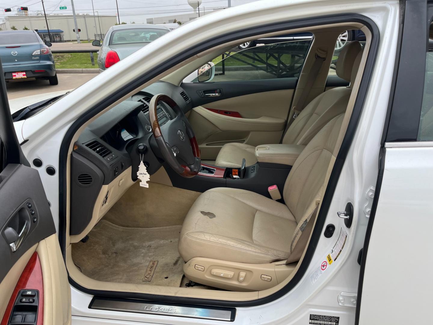 2007 white /TAN Lexus ES 350 (JTHBJ46G472) , Automatic transmission, located at 14700 Tomball Parkway 249, Houston, TX, 77086, (281) 444-2200, 29.928619, -95.504074 - Photo#8